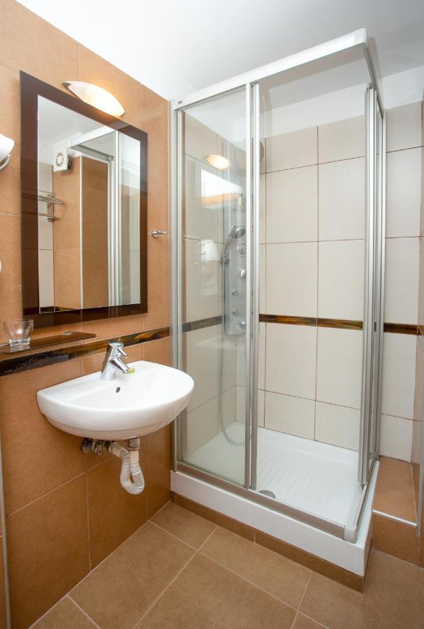 Hotel Adonis Мецово Екстер'єр фото